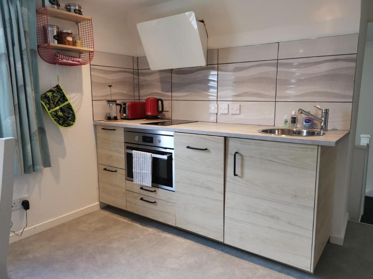 Relax In A 1 Bedroom Apartment Near A Country Pub Eyemouth Bagian luar foto
